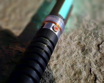 The Guardian Light up collapsible lightsaber!