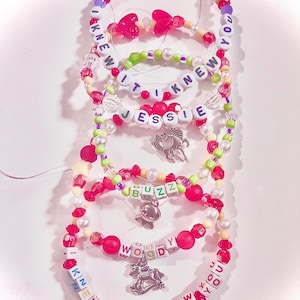 Taylor Swift-inspirerat armband med soundtrack | Smycken inspirerade av Toy Story-eran | Söta nostalgiska TS5-pärlarmband bild 1