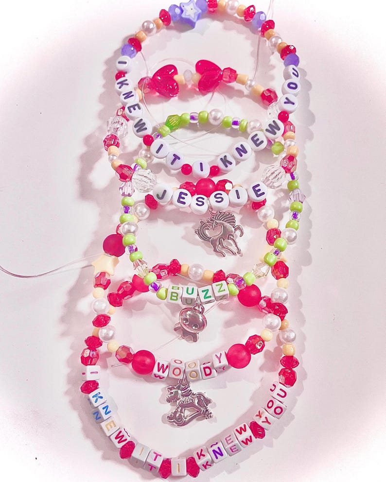 Taylor Swift-inspirerat armband med soundtrack | Smycken inspirerade av Toy Story-eran | Söta nostalgiska TS5-pärlarmband bild 1