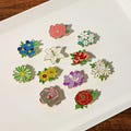 Personalized birthday flower brooch, vintage enamel drip brooch, flower brooch, bag pin accessories, wedding brooch, birthday gift for her