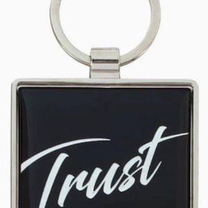 Trust Keychain Proverbs 3:5 – Bible Verse Christian Gift for Women – Faith Encouragement Jewelry Keepsake