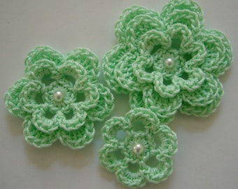 Mint Green Crocheted Flowers With a Pearl - Cotton Flowers - Crocheted Flower Appliques - Crocheted Flower Embellishments