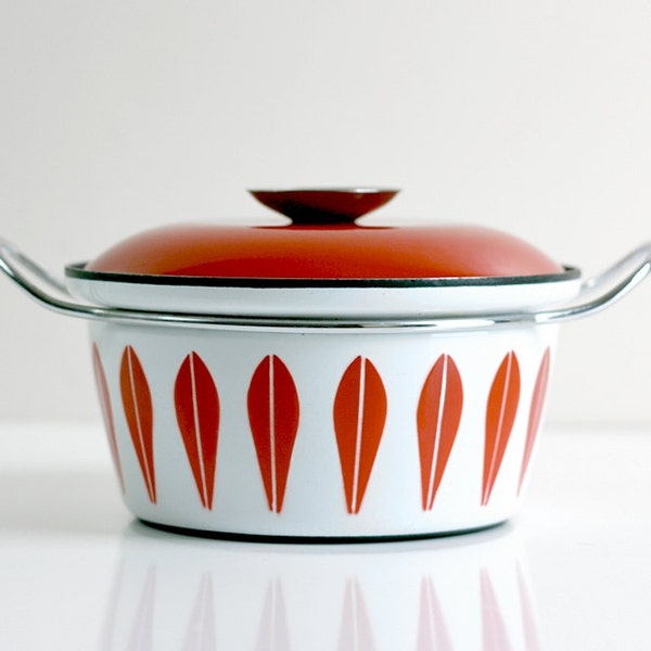 Vintage Cathrineholm Red and White Enamel Lotus Pot or Dutch Oven with Chrome Handles