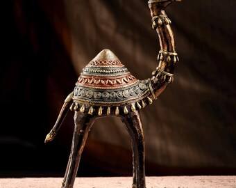Escultura de camello hecha a mano / Arte tribal indio / Figura de camello de latón / Artesanía en metal Dhokra / Decoración rústica para el hogar / Regalo único con historia
