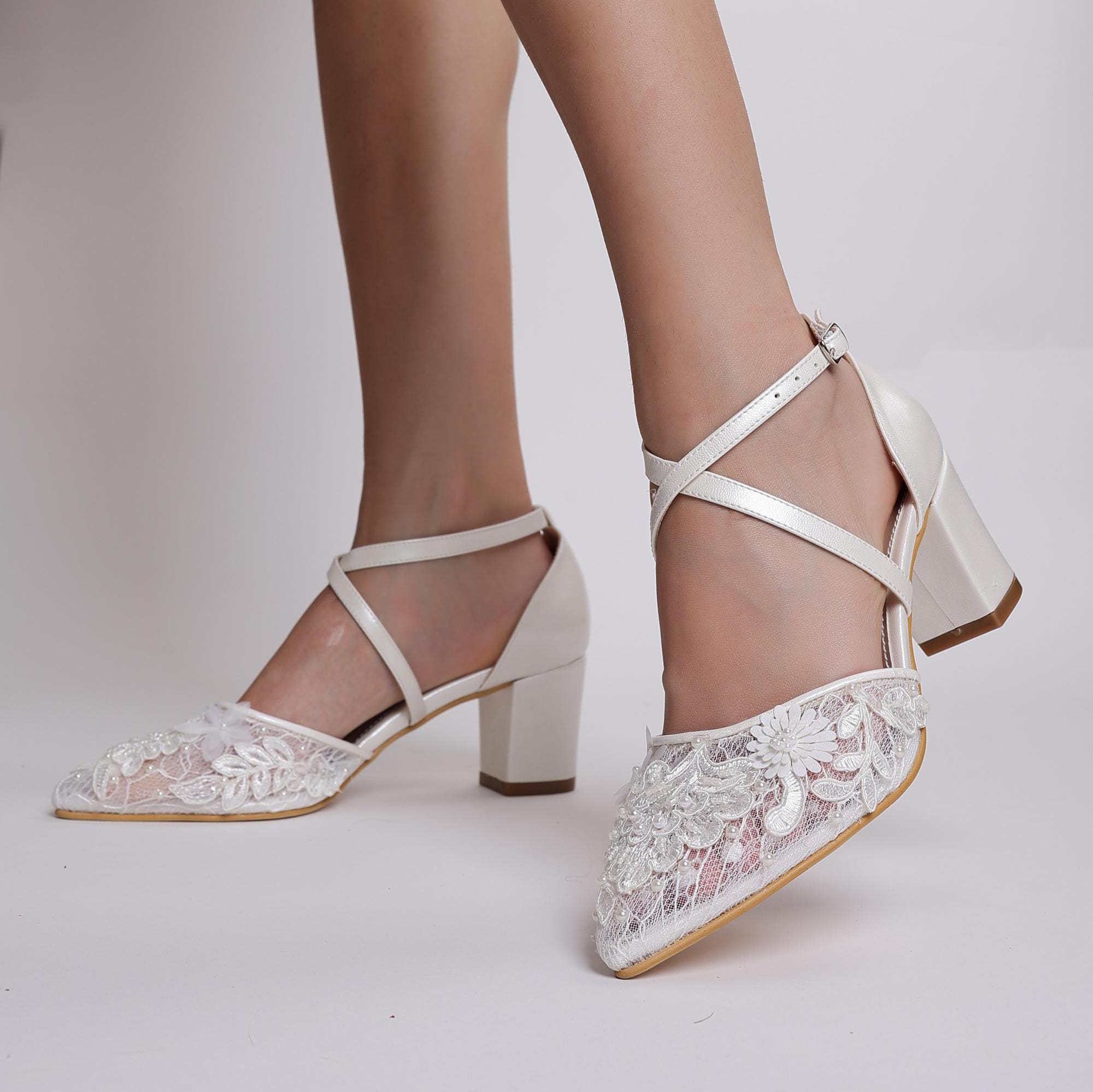 White lace flower pearl weddings elegant for brides Comfortable Mid-Heeled Bridal Shoes Classic and Stylish Design for Perfect Weddings
