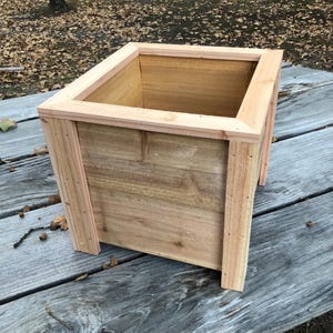 Planter box Rustic Cedar Wood interior W 10.5 x L 10.5 x H 11.5 inches