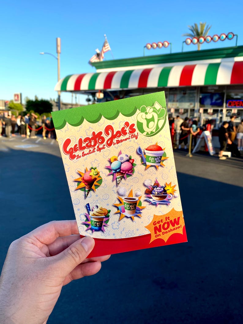 Op de afbeelding: Een rechthoekige promotieflyer voor Gelato Joe's met de tekst Gelato Joe's The Sweetest Spot in Diamond City en Get It Now On Dashapp. Het ontwerp bevat kleurrijke illustraties van diverse gelato-lekkernijen, ijscoupes en drankjes.