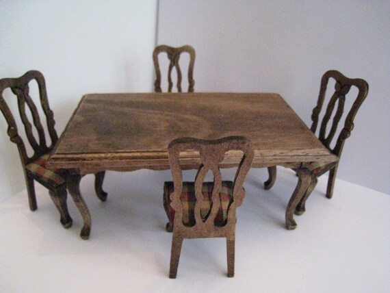 dolls house dining table and chairs