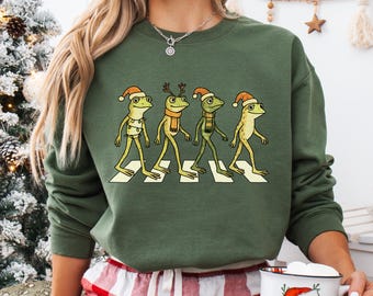 Funny Retro Christmas Frog Walking Across Sweatshirt: Animal Lovers Xmas Holiday Gift