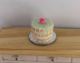 1:12 Puppenhaus Miniatur Grüner Rosen Drip Cake auf einem Brett