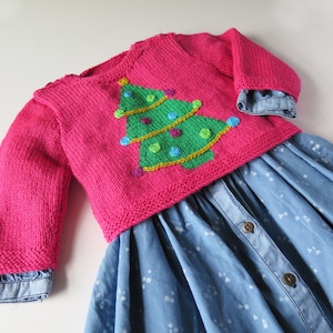 christmas tress motif intarsia knitting pattern for babies