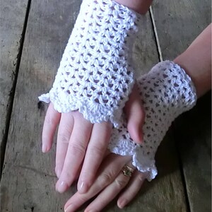 Lace Cuff for Summer. Goth Style Cuff, Wedding, Crochet PATTERN PDF. Instant Download