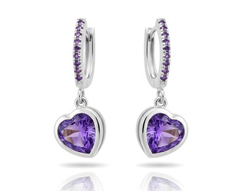 Pendientes con cierre de palanca y movimiento de corazón / Amatista natural de 8 mm y detalle de piedra decorativa