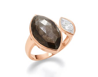 Anillo de zafiro marrón natural excepcional con corte marquesa en plata de ley 925.