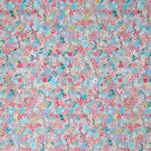 Små blårosa gulgröna blommor blommigt quiltningstyg i bomull - Material - Yardage - Tyg per meter bild 3