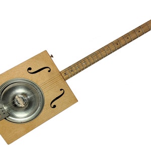 The &quot;Hubcap Howler&quot; 3-String Resonator Guitar Kit
