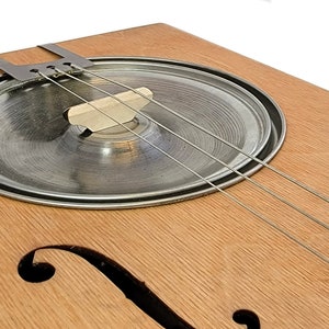 Das Hubcap Howler 3-Saiten Resonator Gitarren-Kit Bild 4