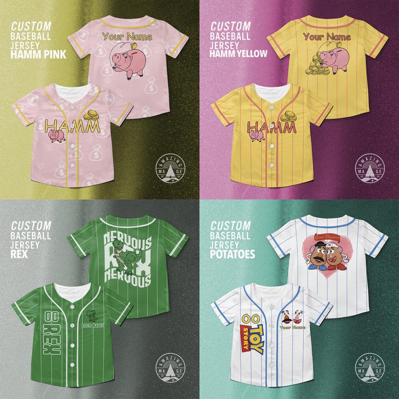 Puede incluir: Una colecci&oacute;n de camisetas de b&eacute;isbol personalizadas en rosa, amarillo, verde y blanco. Cada camiseta presenta dise&ntilde;os &uacute;nicos, incluyendo un cerdo con dinero, un dinosaurio y personajes de una popular pel&iacute;cula de animaci&oacute;n. Las camisetas tienen texto que dice "Your Name", "HAMM", "REX" y "POTATOES".