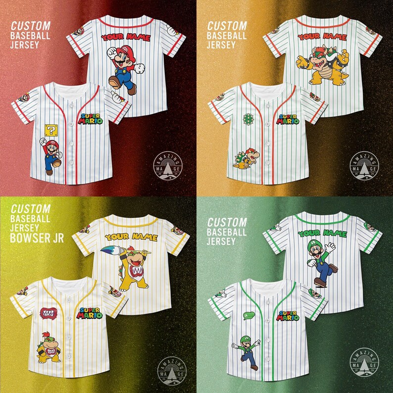 Może przedstawiać: Cztery białe koszulki baseballowe w pionowe paski z grafikami postaci z Super Mario. Każda koszulka posiada zapięcie na guziki, napis Super Mario oraz miejsce na własne imiona. Postacie to Mario, Bowser, Bowser Jr oraz Luigi.