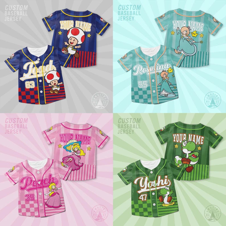 Może przedstawiać: Kolekcja czterech spersonalizowanych koszulek baseballowych z postaciami Nintendo: Toad, Rosalina, Peach i Yoshi. Każda koszulka zawiera imię postaci, grafikę, napis YOUR NAME oraz zapięcie na guziki z przodu i kr&oacute;tkie rękawy.