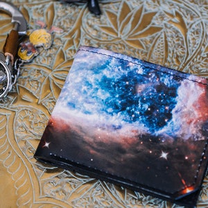 Cartera de cuero Space, regalos para hombres, billetera Spectrum, billetera de cuero, billetera delgada, billetera plegable, billetera de cuero colorida,