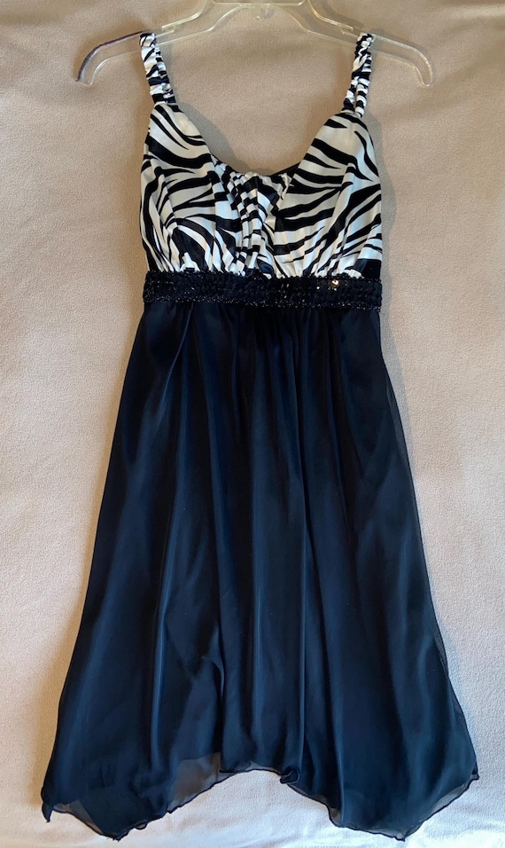 enfocus studio black and white dress Vintage Women’s Plus 16W 1X Zebra Print Sequined Tie Back Sheer Bottom Maxi A-line Baby Doll Holiday Party Semi Formal Color:LEOPARD attribute:sleeves:Sleeveless A-line Off-the-shoulder Short Prom