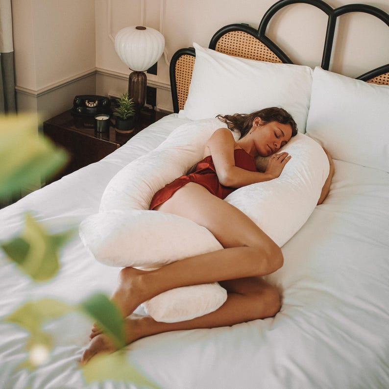Yana 360 Body Pillow