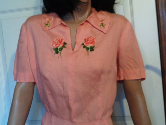 Vintage 50s 60s Peach Linen Dress Floral Applique… - image 2