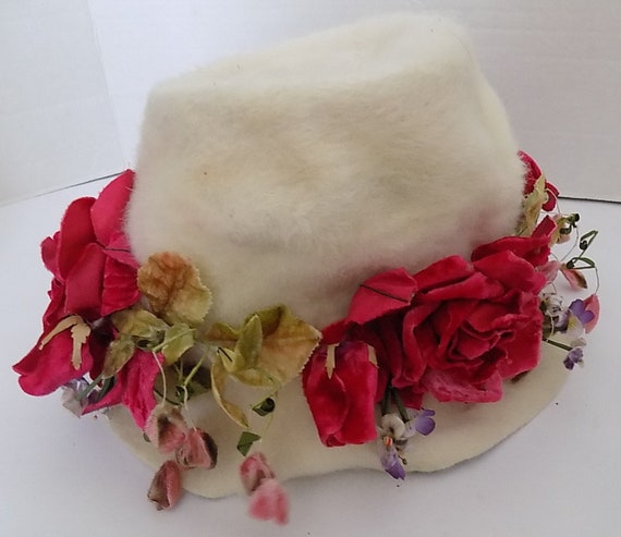 Vintage Velvet and Silk Trimmed White Faux Fur Ha… - image 5