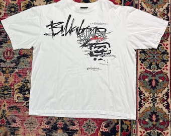 Camiseta Billabong vintage Y2K con grafiti blanco, talla XXL