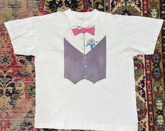 Camiseta vintage de los 90 con estampado de esmoquin, Screen Stars de Fruit of the Loom, talla XL.