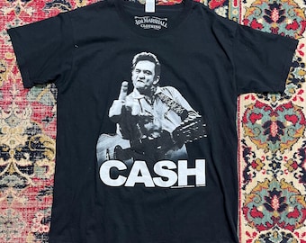 Camiseta Johnny Cash Middle Finger, leyenda del country rock, color negro, talla L