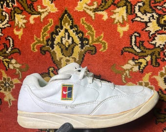 Vintage Nike Tennis Shoes White  Low Top Sneakers Size Us 10 Eu 42