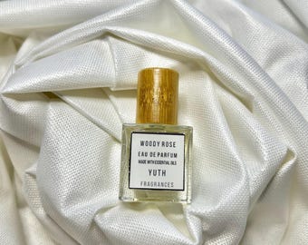 Woody Rose Perfume: Honey, Rose, Sandalwood Scent