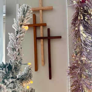 20 "Höhe drei Holzkreuze Wanddisplay