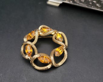 Vintage Brooch/Gold-Tone and Marquise Cut Topaz Rhinestones/Costume Jewelry Pin/Wreath Shape