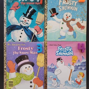 K&ouml;nnte beinhalten: Vier Vintage "Frosty the Snowman" Little Golden B&uuml;cher. Jeder Buchumschlag zeigt eine andere Illustration von Frosty, mit leuchtenden Farben und dem prominent angezeigten Titel. Die Nummern 1, 2, 3 und 4 sind an den B&uuml;chern befestigt.