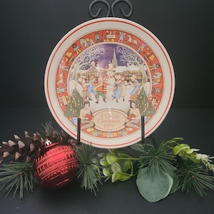 Vintage Wedgwood &quot;A Child&#39;s Christmas&quot; Collector&#39;s Plate 1979/First in Series for Young Collectors/Wedgwood of Etruria and Barlaston/England