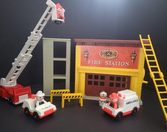 Fisher Price Little People Play Family Fire Station #928 - 1980 to 1982 - Made in USA