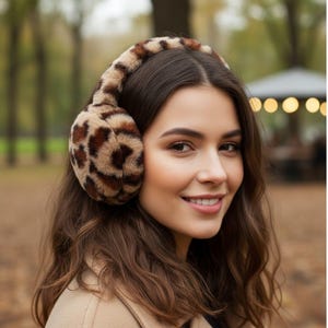 Women's Faux Fur Leopard Pattern Earmuffs