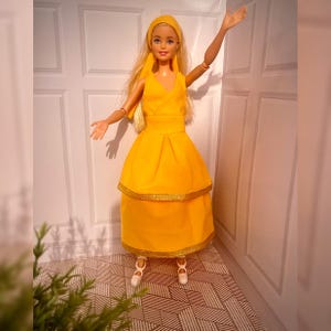 Handmade yellow Dress inspired by the iconic popstar&#39;s music video outfit