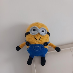 Handgemachter gehäkelter Bob Minion - Süßes Plüsch-Minion-Spielzeug - Einzigartiger ausgestopfter Minion - Perfektes Geschenk für Fans von Ich - Einfach unverbesserlich