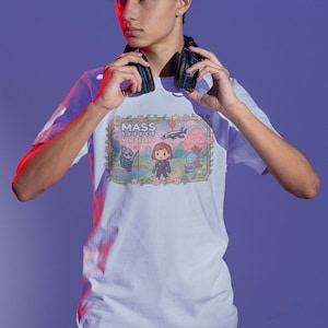 Camiseta inspirada en Mass Effect: cómoda camiseta unisex con estampado de estilo gamer y temática de ciencia ficción. imagen 7