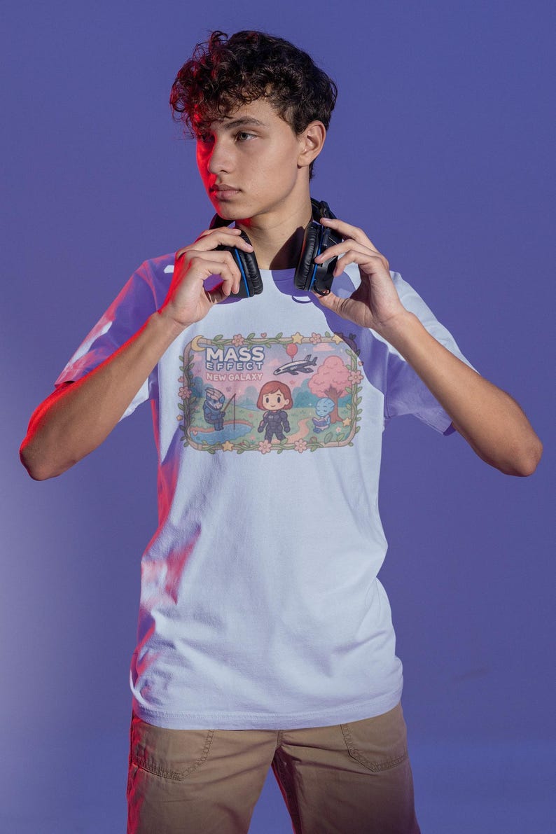 Camiseta inspirada en Mass Effect: cómoda camiseta unisex con estampado de estilo gamer y temática de ciencia ficción. imagen 7