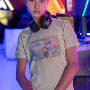 Camiseta inspirada en Mass Effect: cómoda camiseta unisex con estampado de estilo gamer y temática de ciencia ficción. imagen 8