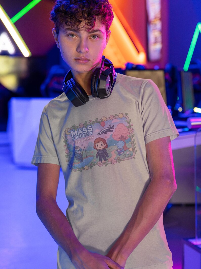 Camiseta inspirada en Mass Effect: cómoda camiseta unisex con estampado de estilo gamer y temática de ciencia ficción. imagen 8