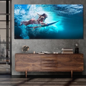 Surfer Unterwasser Leinwanddruck, Großes Ozean Abenteuer Wandkunst, Dynamisches Surfen Kunstwerk, Moderne Wassersport Kunstdruck, Energetische Wanddekoration