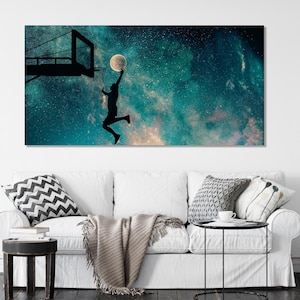 Basketball Dunk mit Mond Leinwandkunst, Surreal Sport Wand Kunst, Sternenhimmel Dekor, Inspiration Sport Kunstwerk, Basketball Geschenk