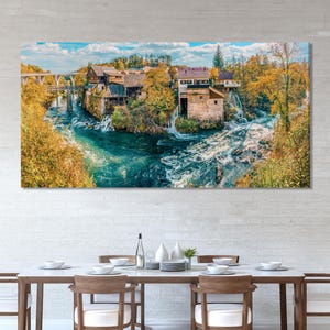 Rastoke Dorf Leinwanddruck - Kroatien Wandkunst, Malerische Fluss und Wasserfall Kunstwerk, Große Kroatische Landschaftsfotografie, Rustikale Herbst Kunst
