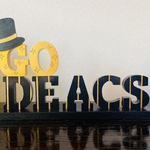 Letrero de madera 3D pintado a mano inspirado en los Demon Deacons de Wake Forest / Go Deacs / Admisión universitaria, graduación, regalos para fanáticos de los deportes